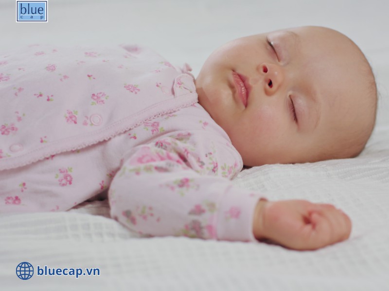 Cha mẹ nên giữ phòng ngủ của bé luôn thoáng mát