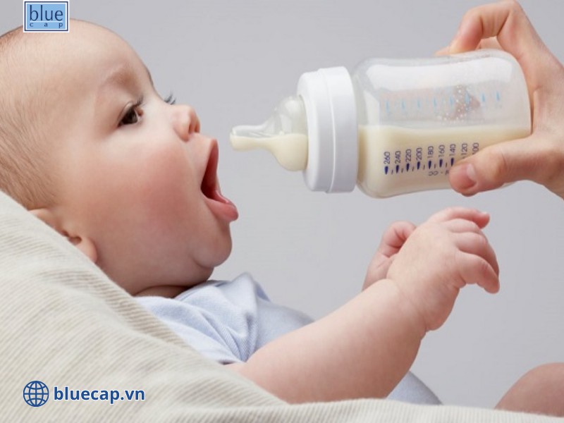 Ba mẹ chú ý dinh dưỡng phù hợp cho trẻ bị chàm sữa