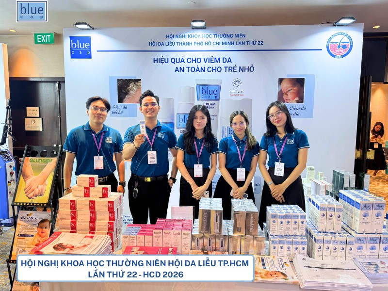 Đội ngũ nhân viên hỗ trợ bác sĩ tại gian hàng Blue Cap Việt Nam tại HCD 2026