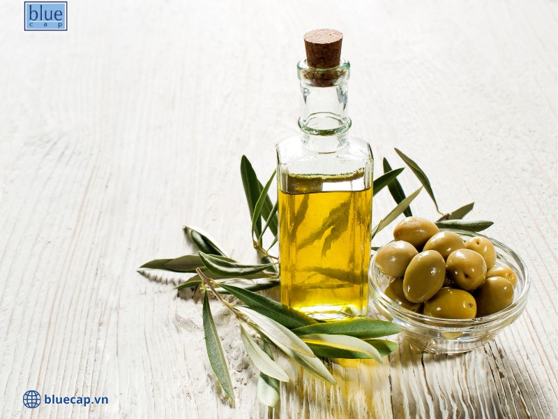 Sử dụng dầu oliu như mẹo chữa chàm sữa dân gian